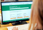 Foto eines PC's, auf welchem das Weiterbildungsnavi geöffnet ist. Foto eines PC's, auf welchem das Weiterbildungsnavi geöffnet ist.